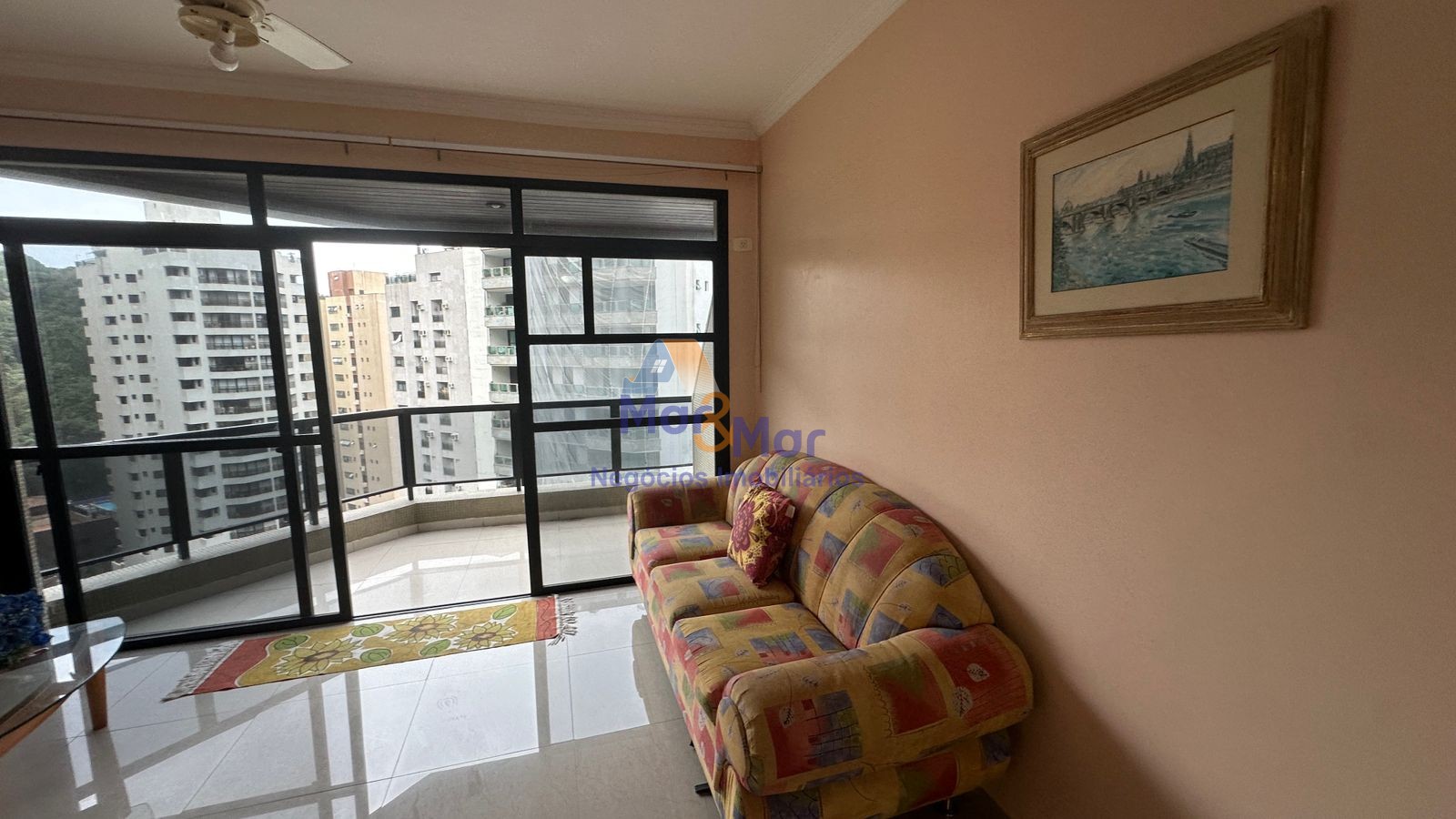 Apartamento na Praia das Pitangueiras, Guarujá - SP