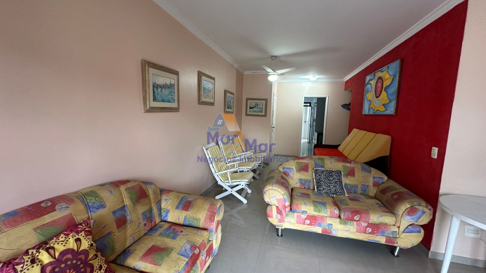 Apartamento na Praia das Pitangueiras, Guarujá - SP