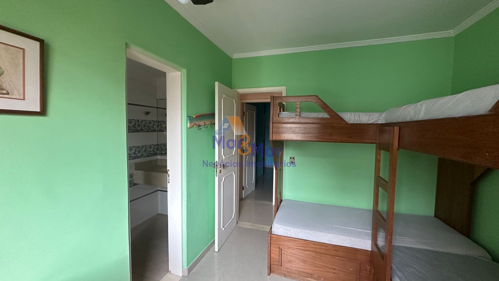 Apartamento na Praia das Pitangueiras, Guarujá - SP