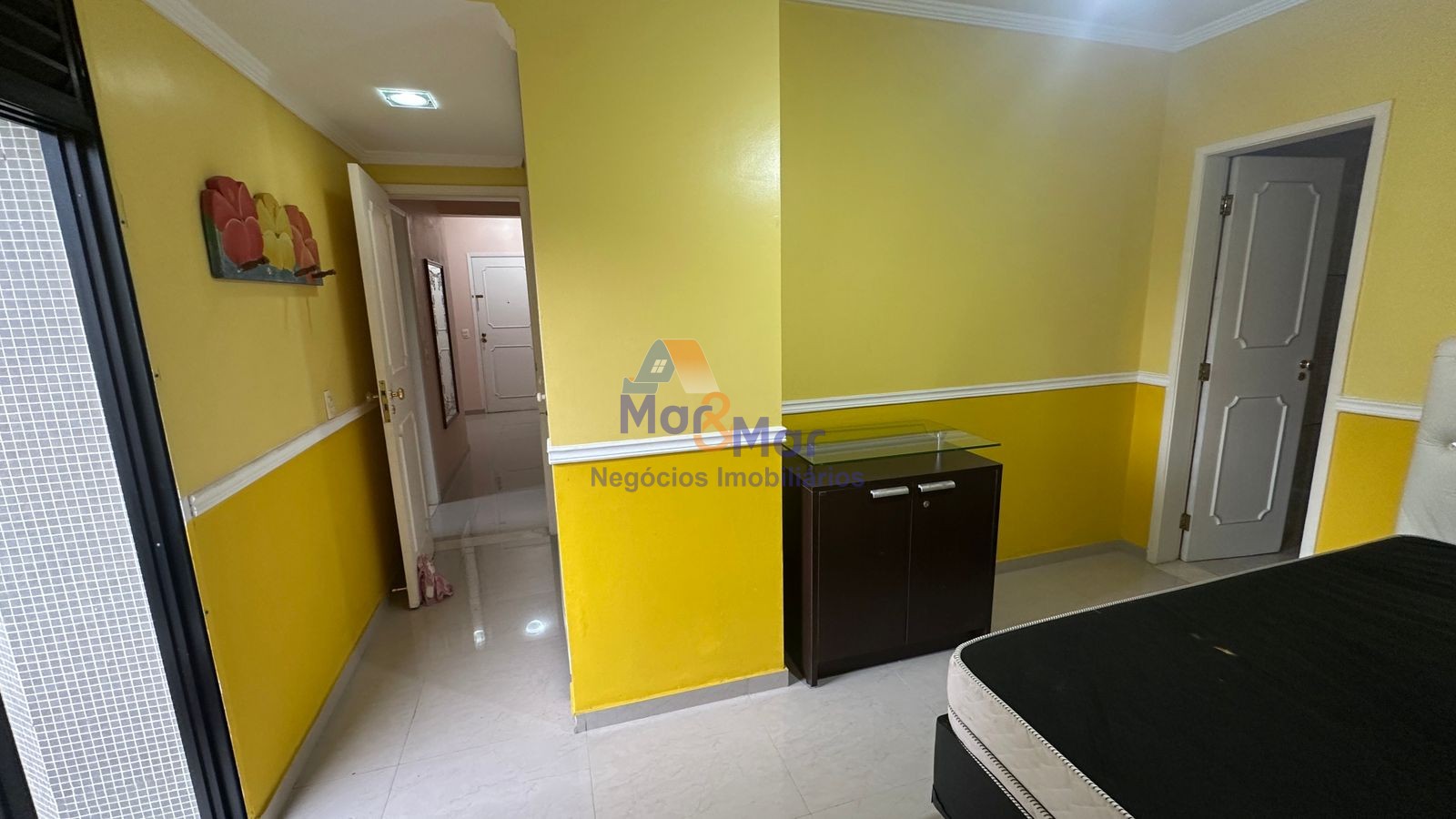 Apartamento na Praia das Pitangueiras, Guarujá - SP