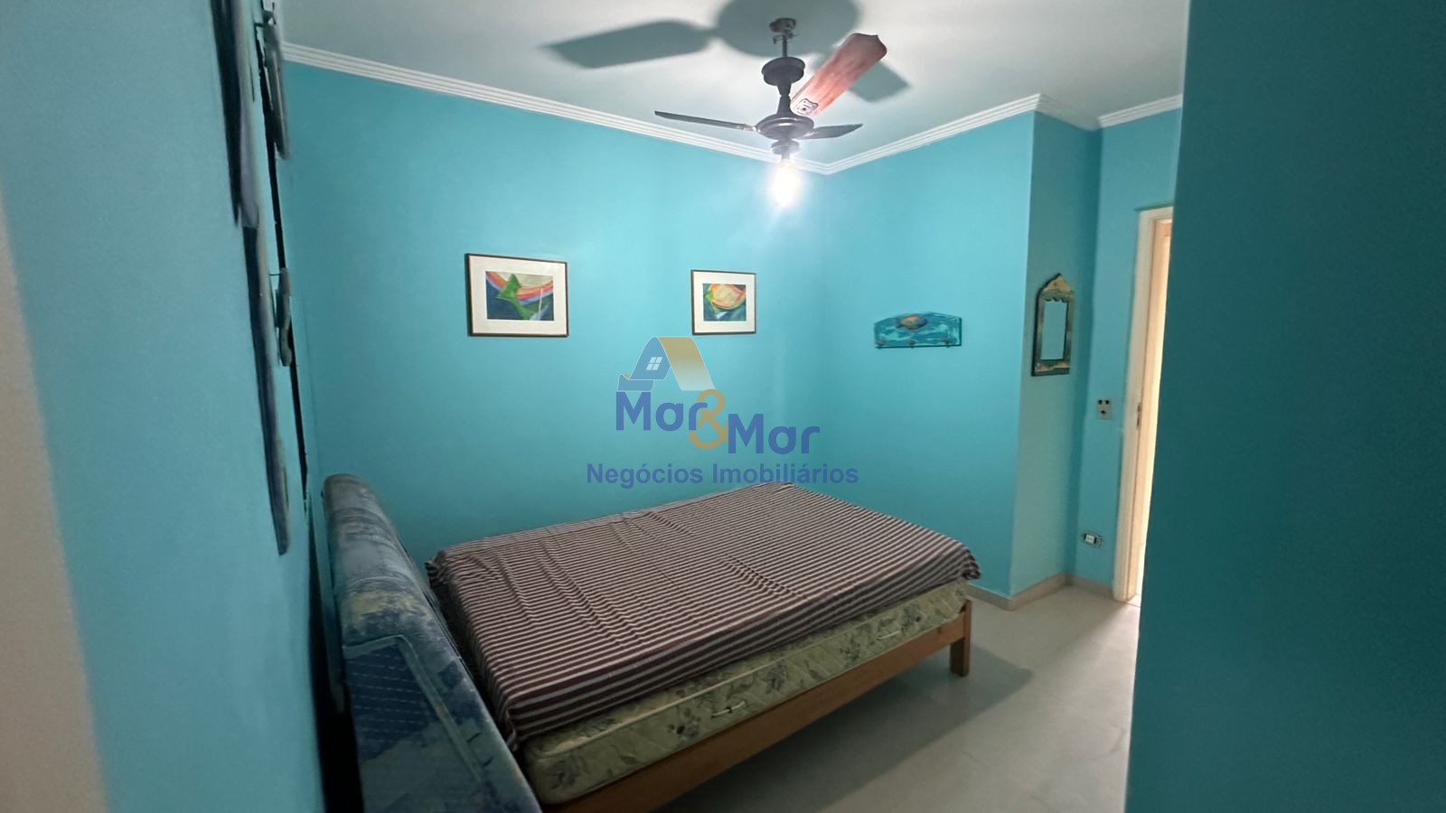 Apartamento na Praia das Pitangueiras, Guarujá - SP