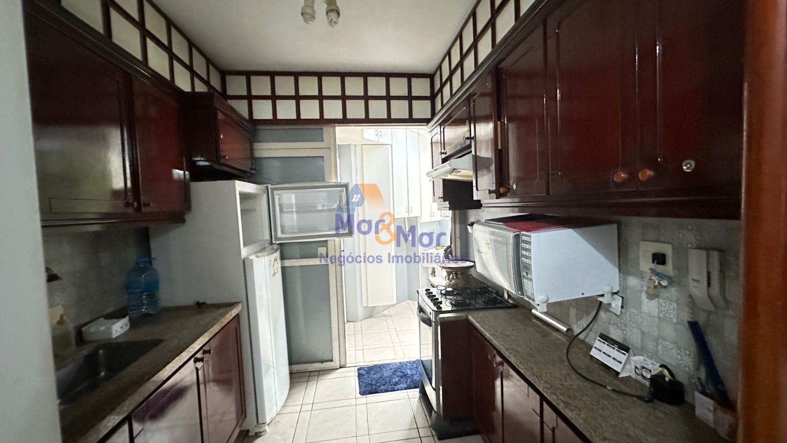 Apartamento na Praia das Pitangueiras, Guarujá - SP