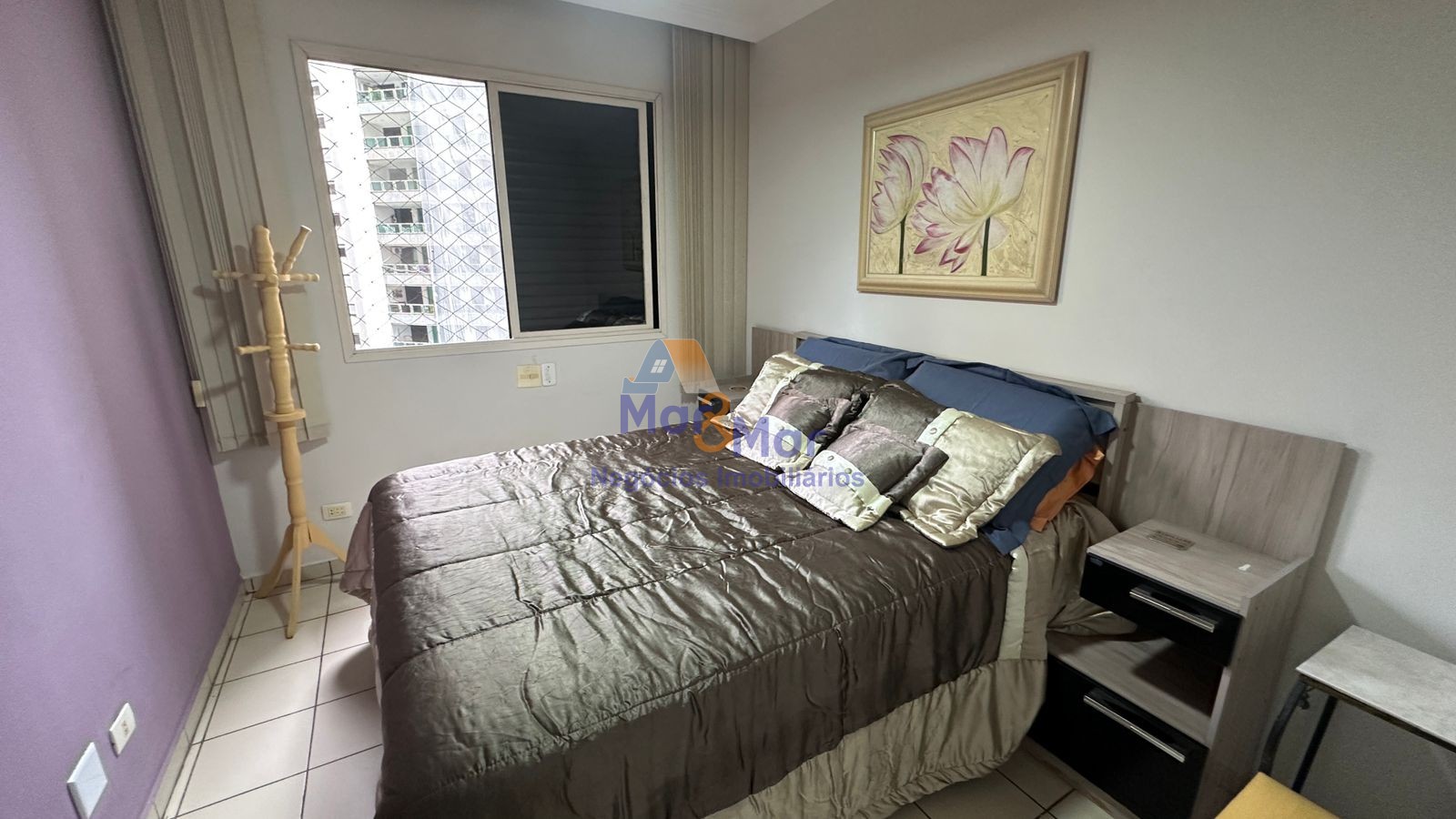 Apartamento na Praia das Pitangueiras, Guarujá - SP