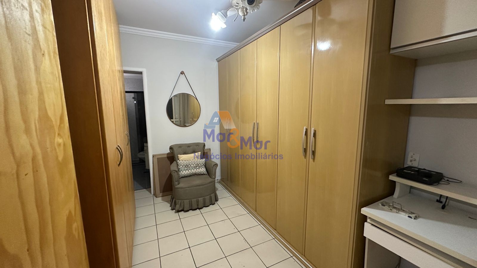 Apartamento na Praia das Pitangueiras, Guarujá - SP