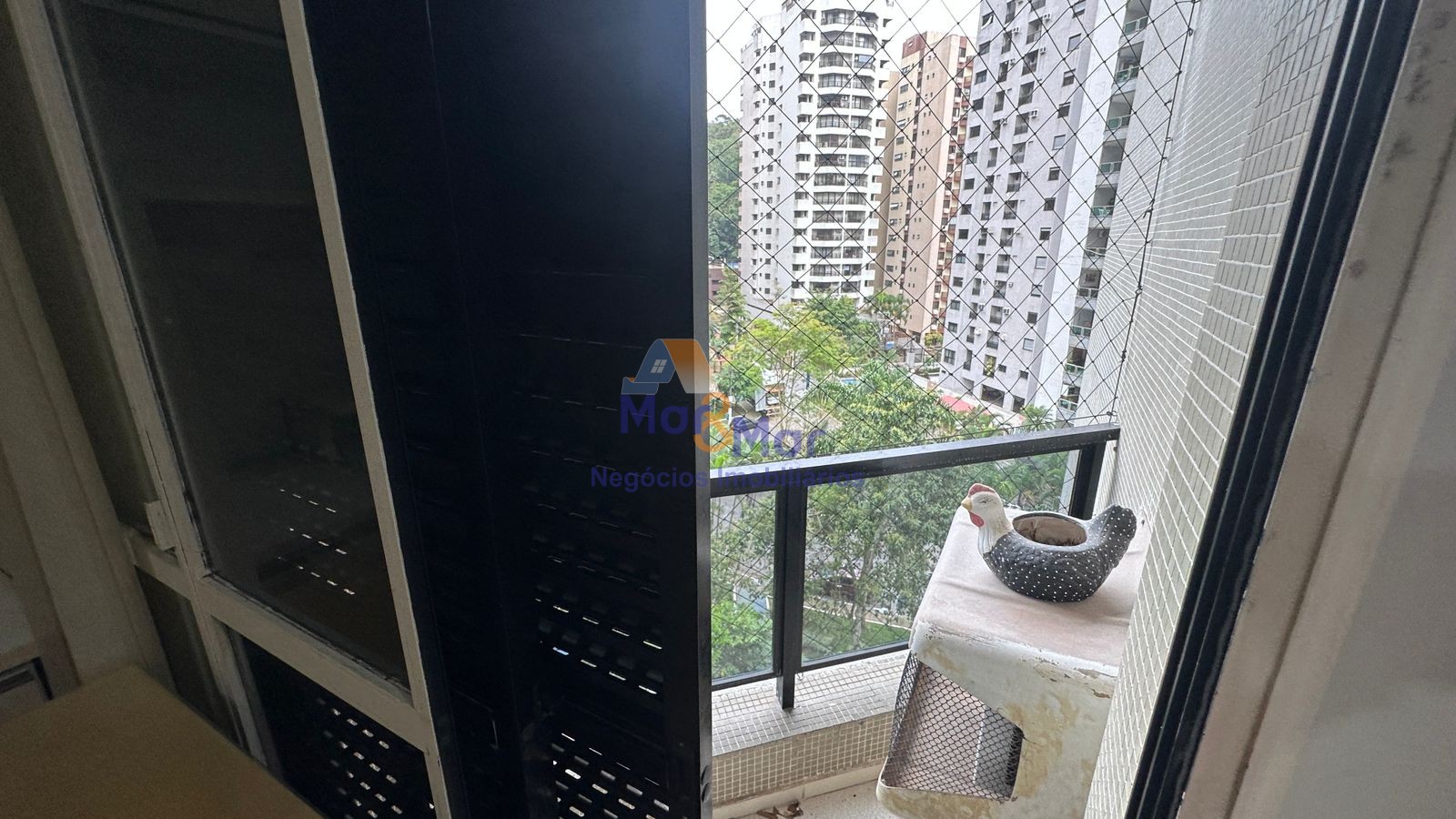 Apartamento na Praia das Pitangueiras, Guarujá - SP