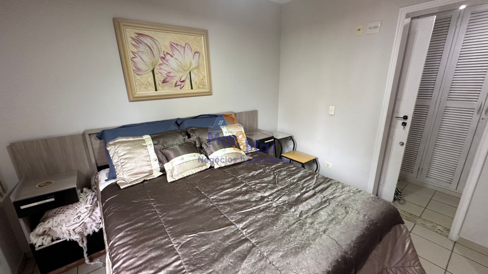 Apartamento na Praia das Pitangueiras, Guarujá - SP
