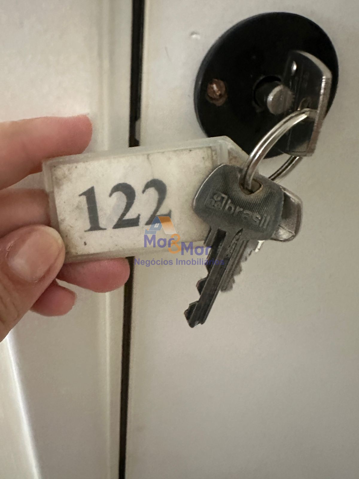 Apartamento na Praia das Pitangueiras, Guarujá - SP