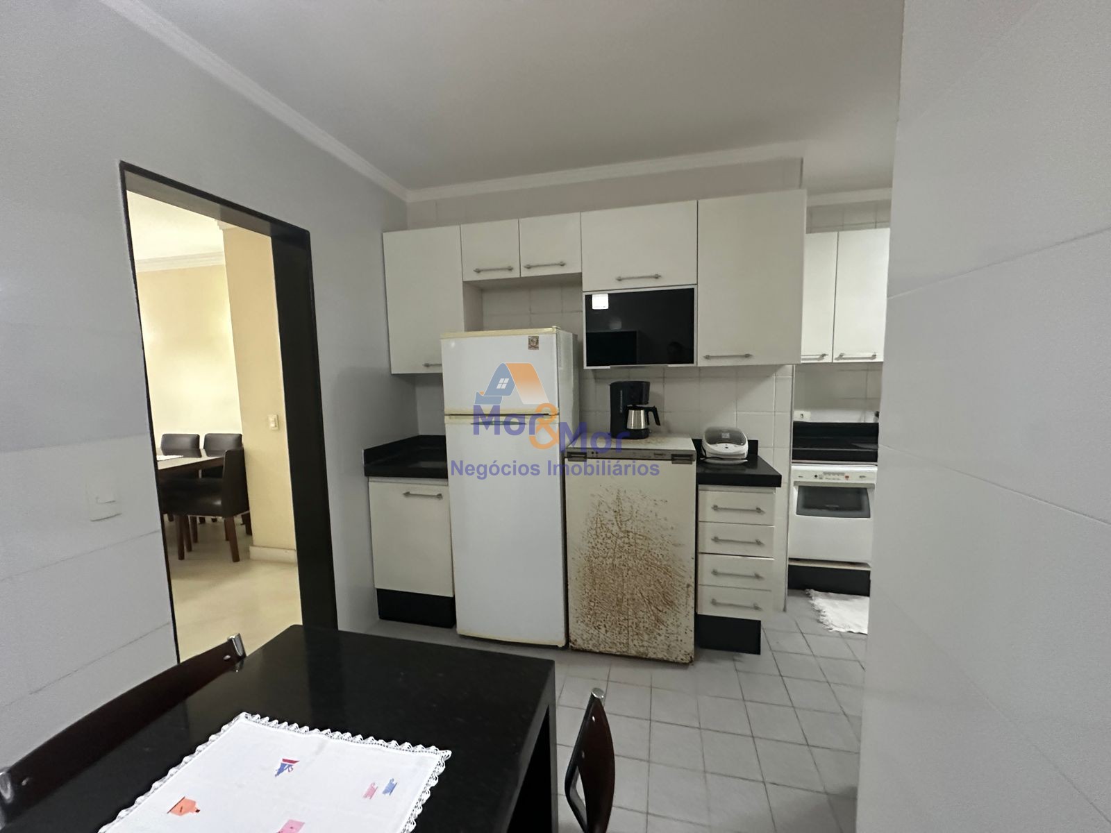 Apartamento na Praia das Pitangueiras, Guarujá - SP