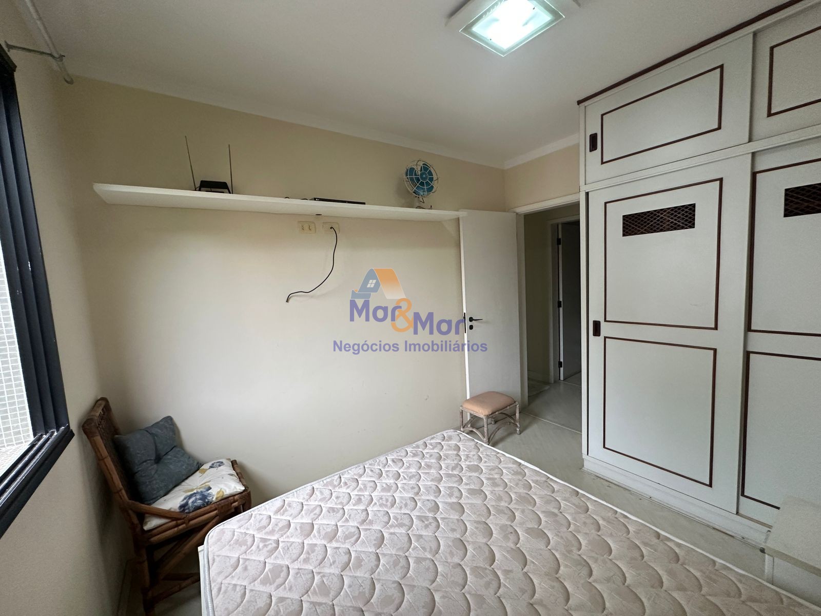 Apartamento na Praia das Pitangueiras, Guarujá - SP