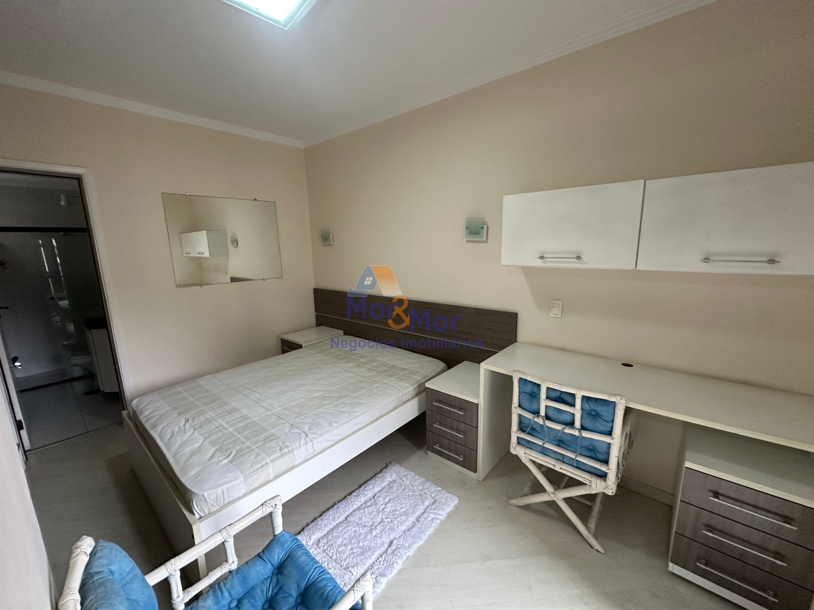 Apartamento na Praia das Pitangueiras, Guarujá - SP