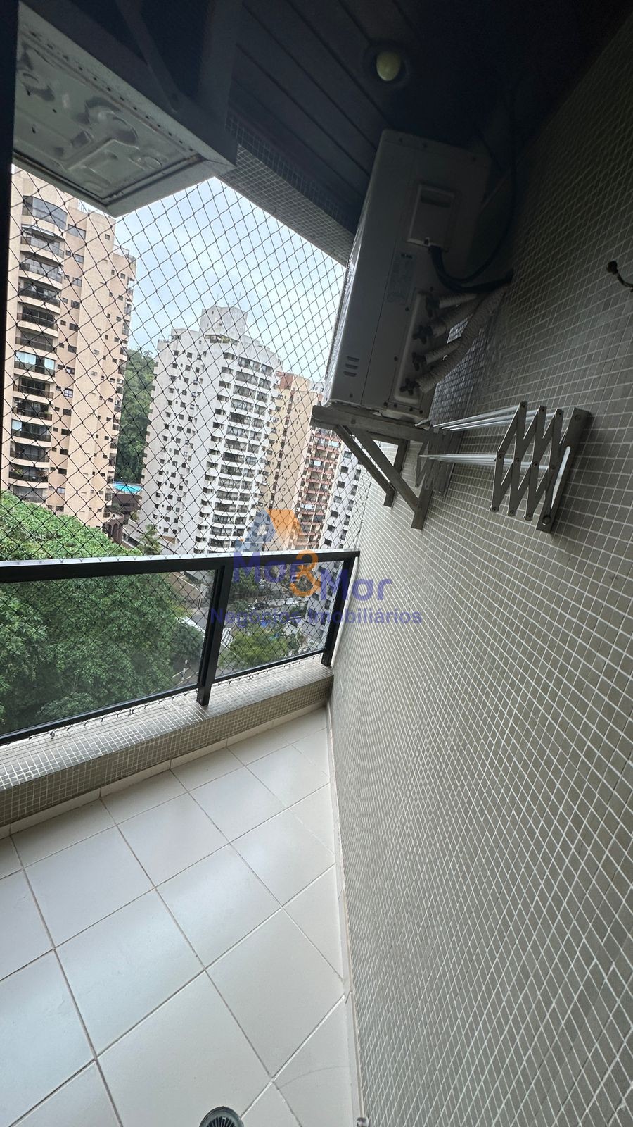 Apartamento na Praia das Pitangueiras, Guarujá - SP