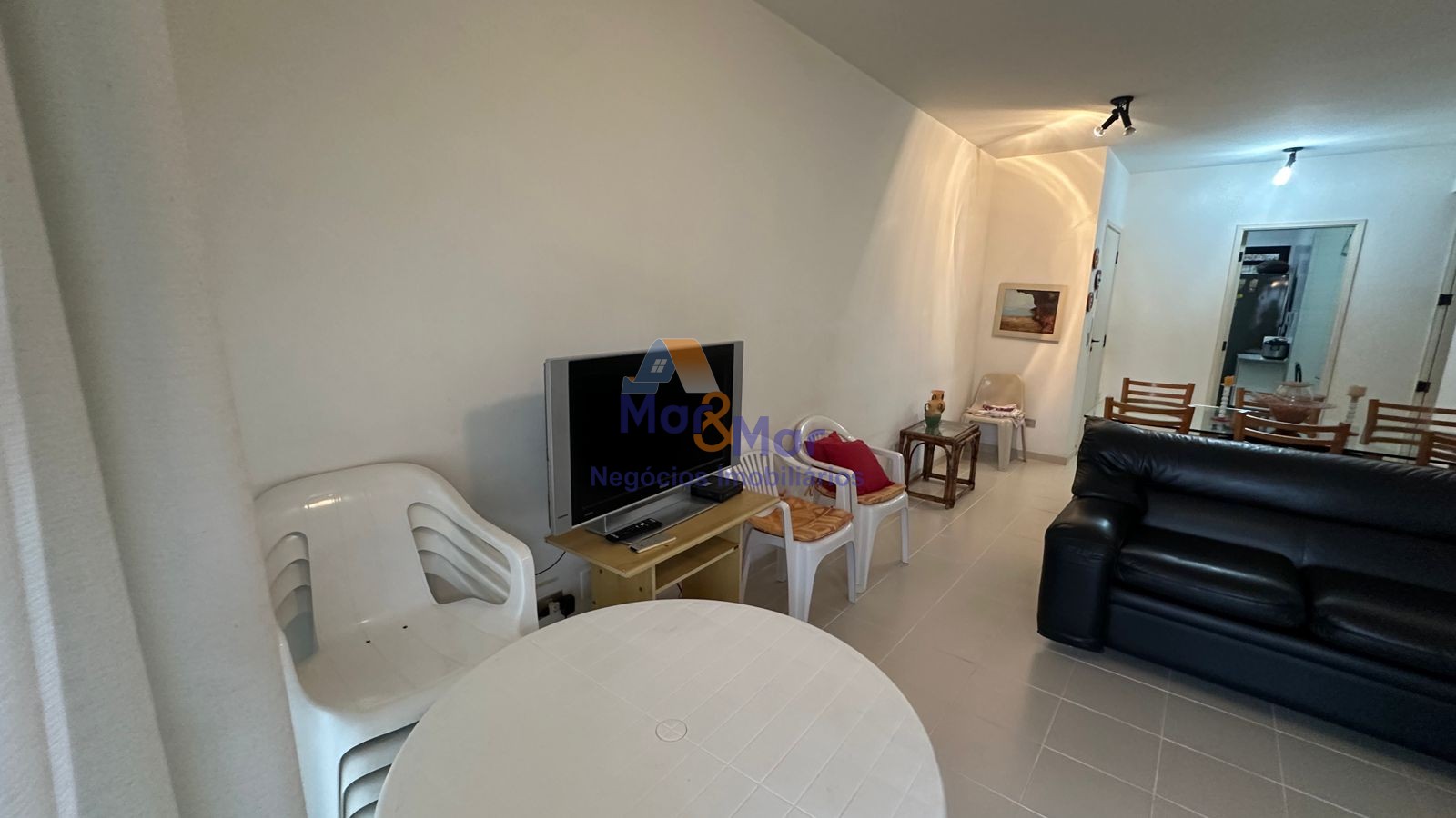 Apartamento na Praia das Pitangueiras, Guarujá - SP