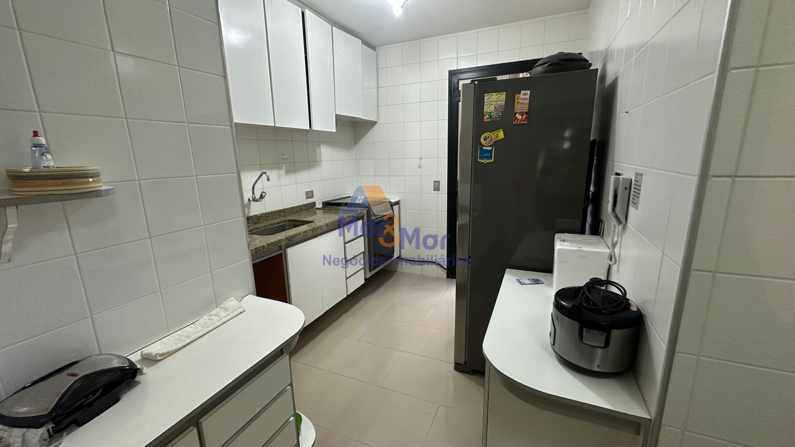 Apartamento na Praia das Pitangueiras, Guarujá - SP