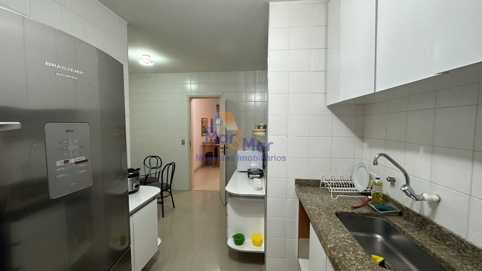 Apartamento na Praia das Pitangueiras, Guarujá - SP