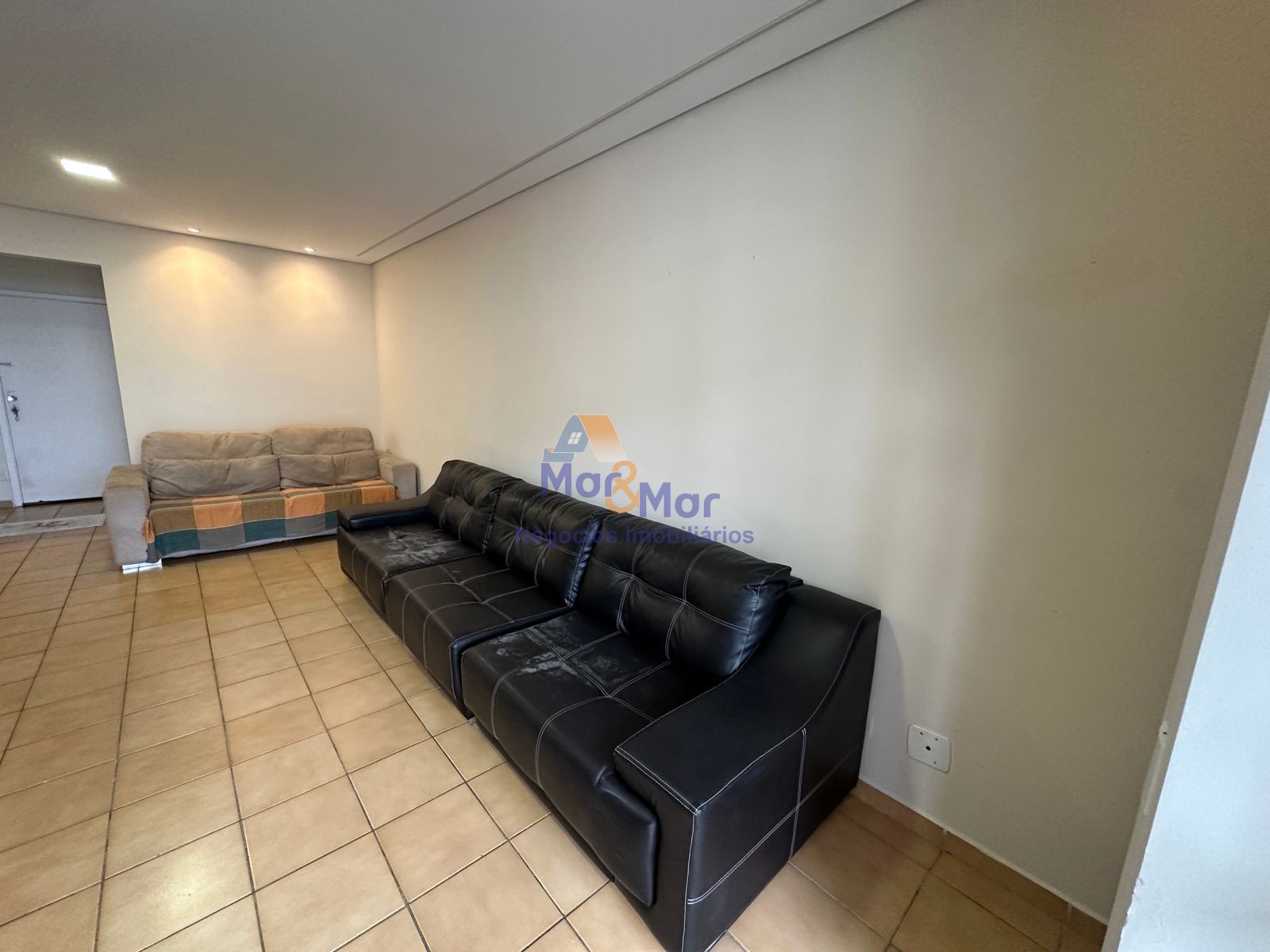 Apartamento na Praia das Pitangueiras, Guarujá - SP