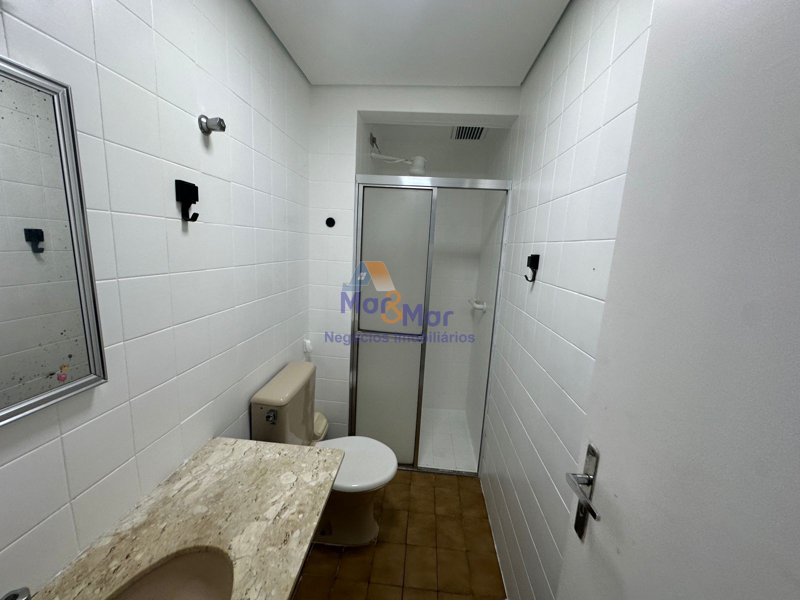 Apartamento na Praia das Pitangueiras, Guarujá - SP