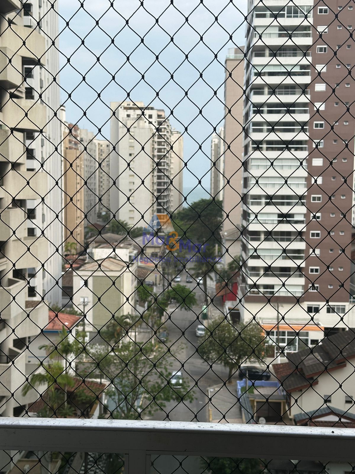 Apartamento na Praia das Pitangueiras, Guarujá - SP