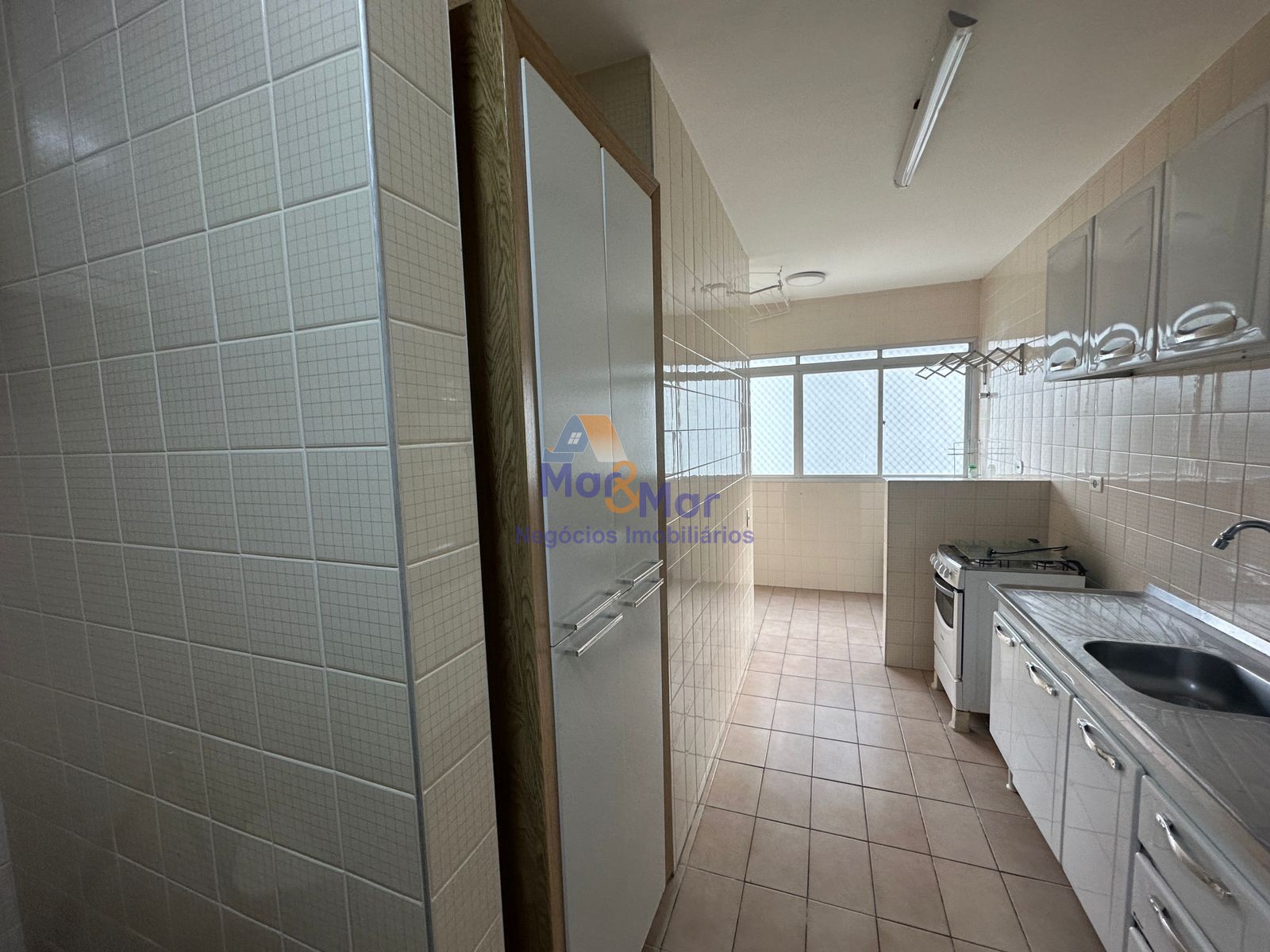 Apartamento na Praia das Pitangueiras, Guarujá - SP