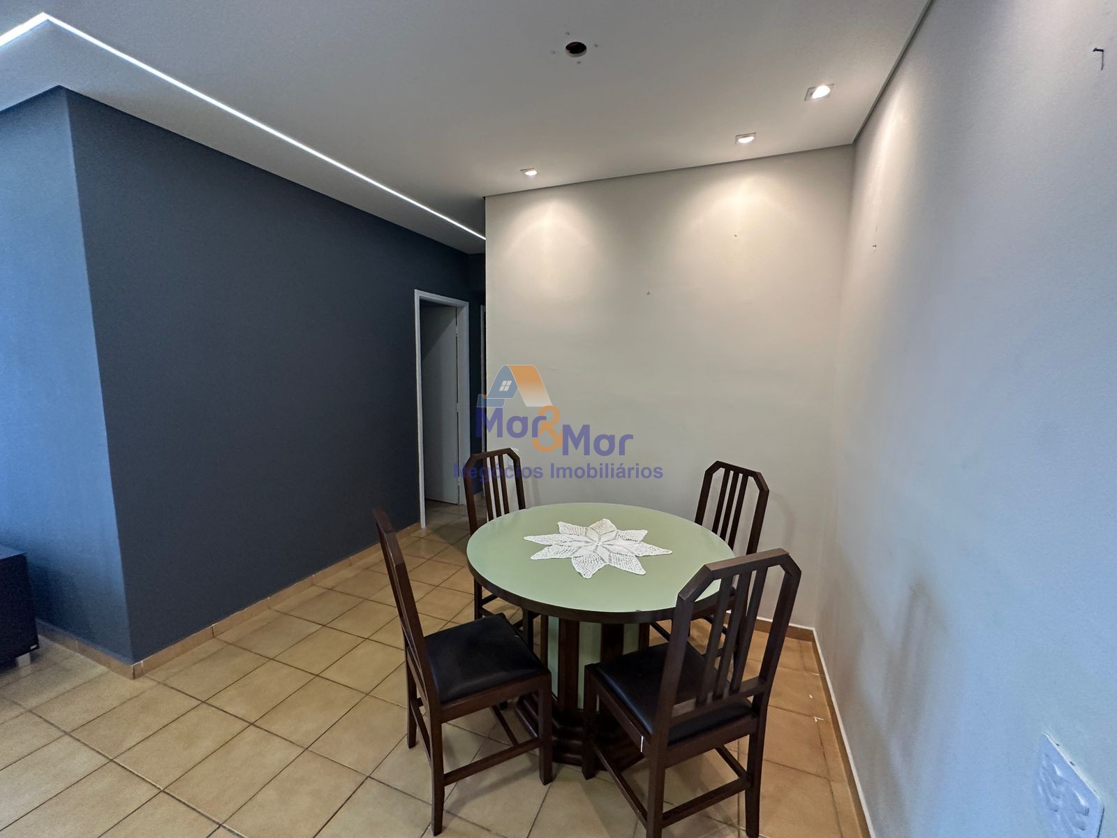 Apartamento na Praia das Pitangueiras, Guarujá - SP