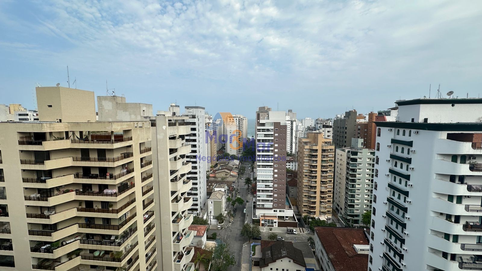 Cobertura na Praia das Pitangueiras, Guarujá - SP