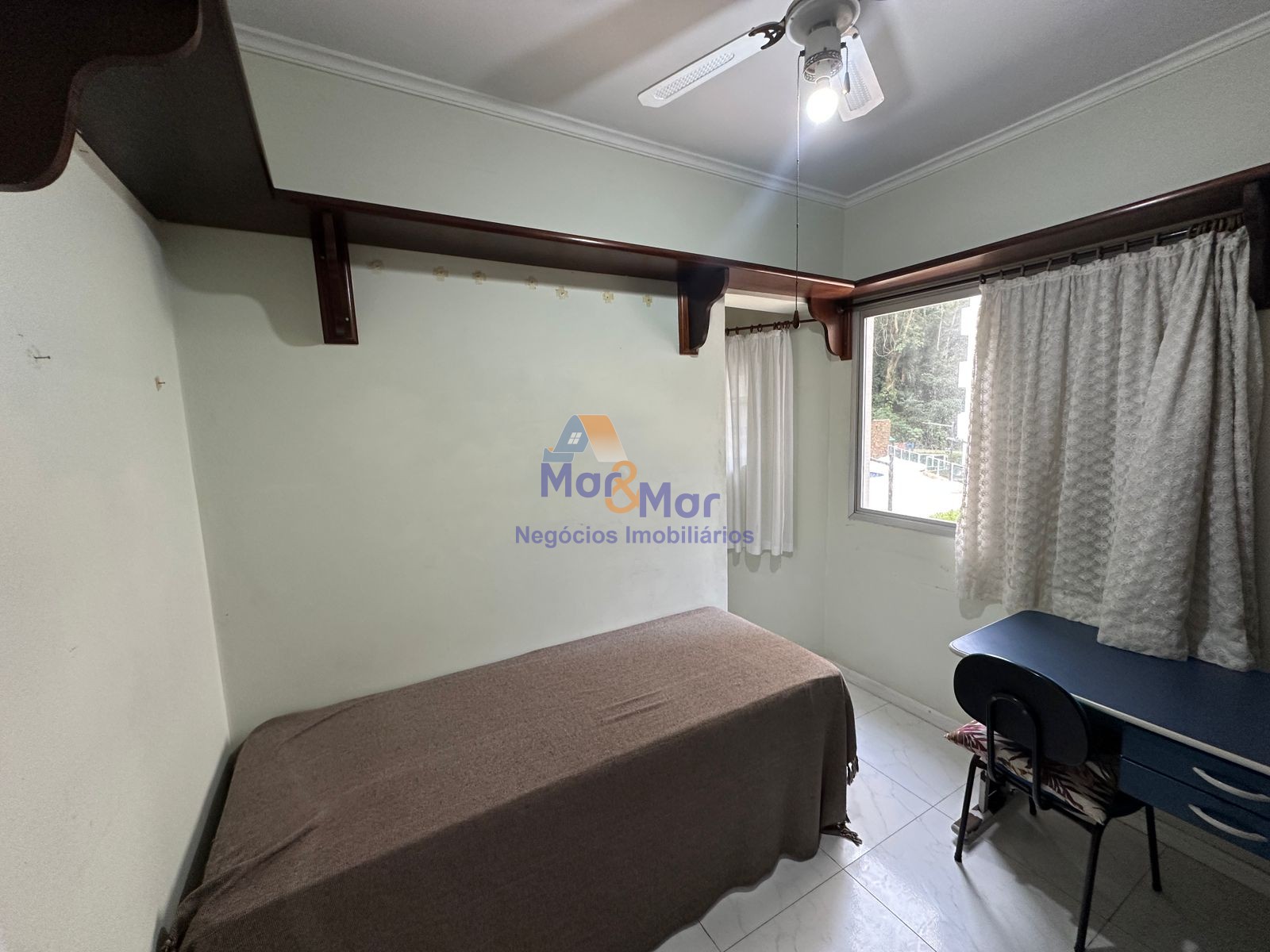 Apartamento na Praia das Pitangueiras, Guarujá - SP