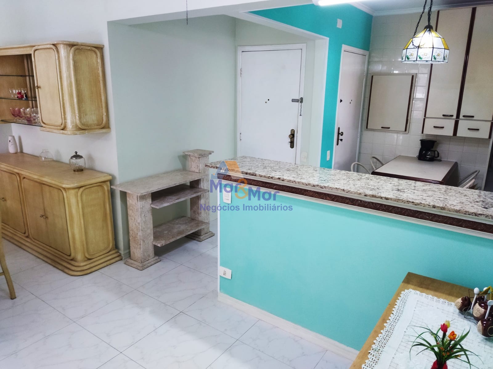 Apartamento na Praia das Pitangueiras, Guarujá - SP