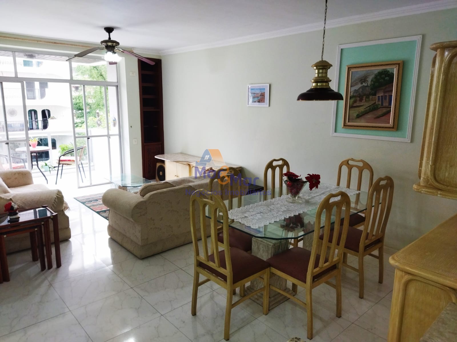 Apartamento na Praia das Pitangueiras, Guarujá - SP