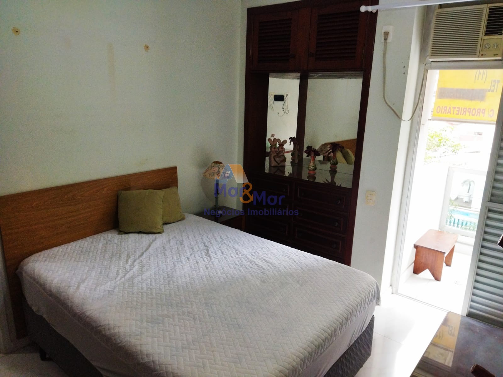 Apartamento na Praia das Pitangueiras, Guarujá - SP