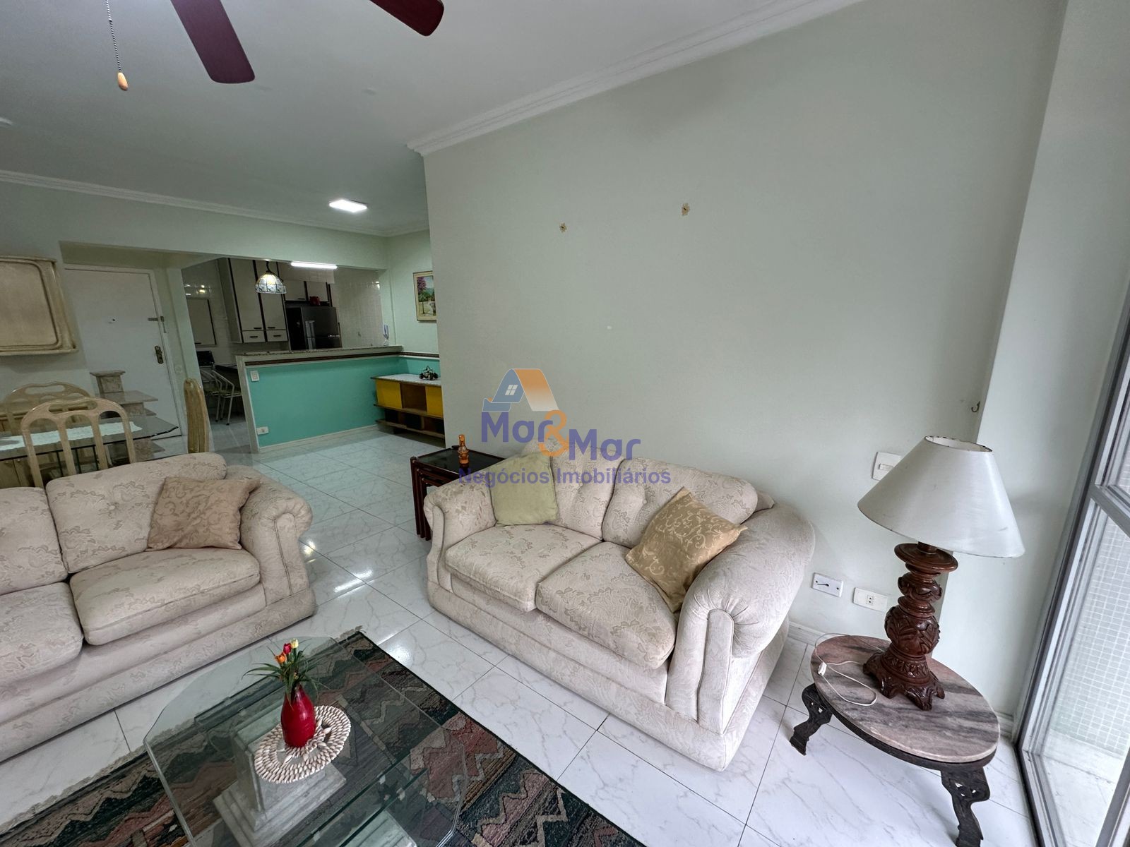 Apartamento na Praia das Pitangueiras, Guarujá - SP