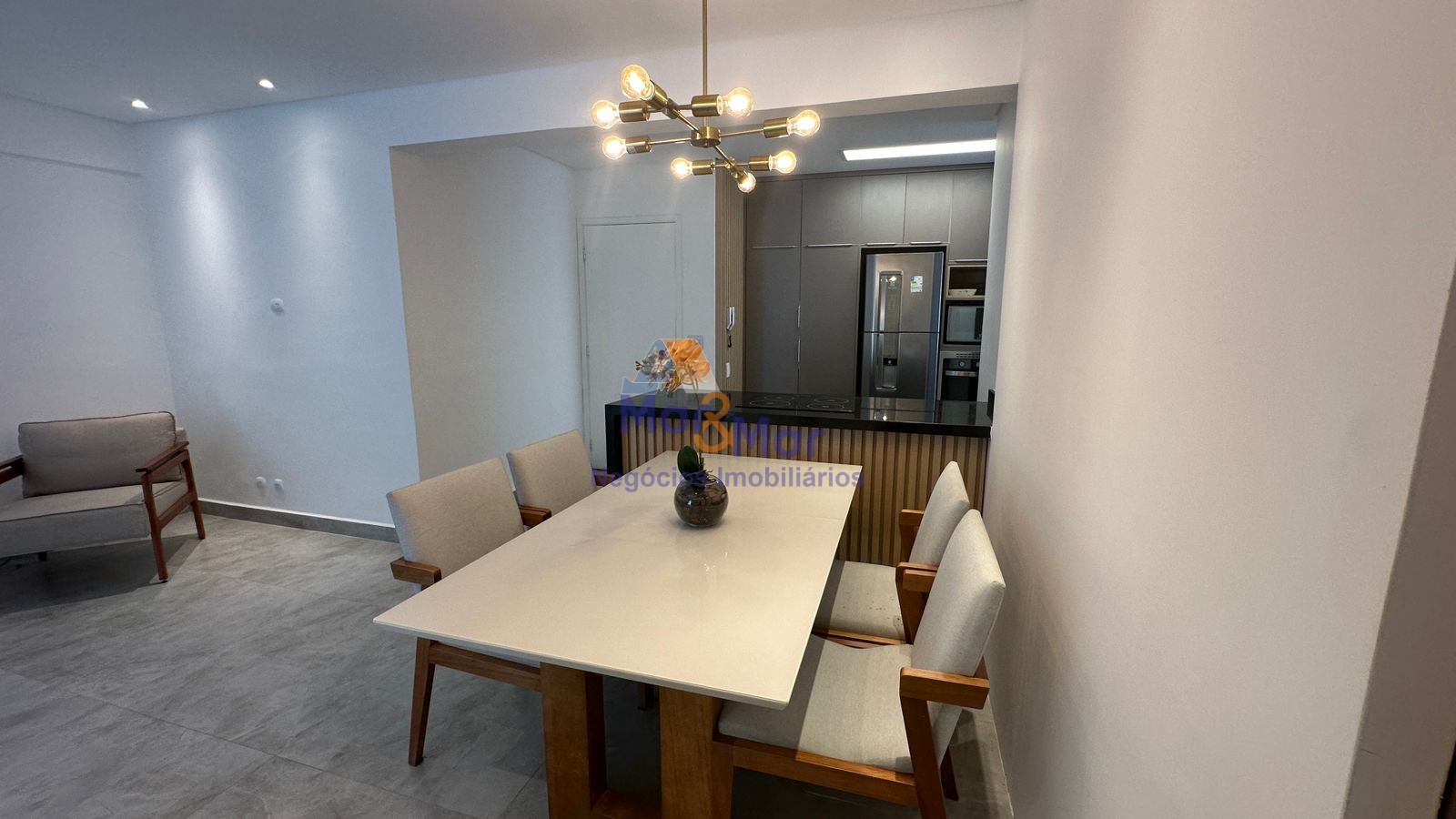 Apartamento na Praia das Pitangueiras, Guarujá - SP