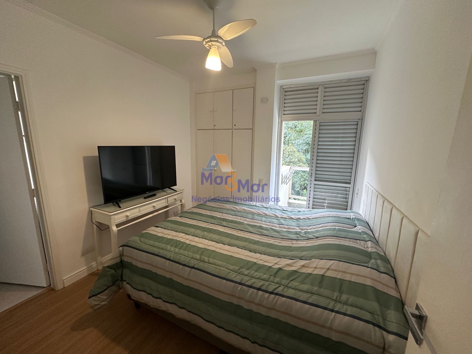 Apartamento na Praia das Pitangueiras, Guarujá - SP