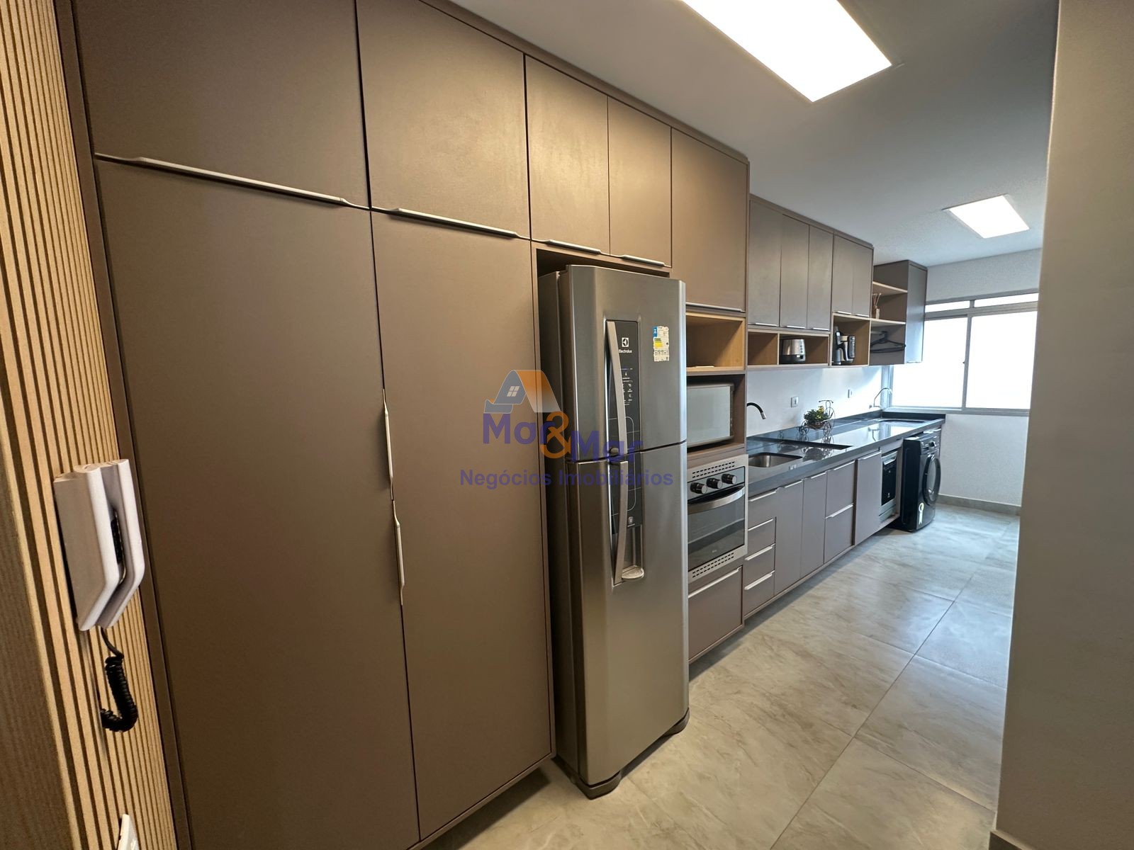 Apartamento na Praia das Pitangueiras, Guarujá - SP