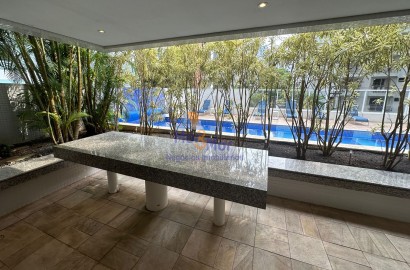 Apartamento na Praia das Pitangueiras, Guarujá - SP