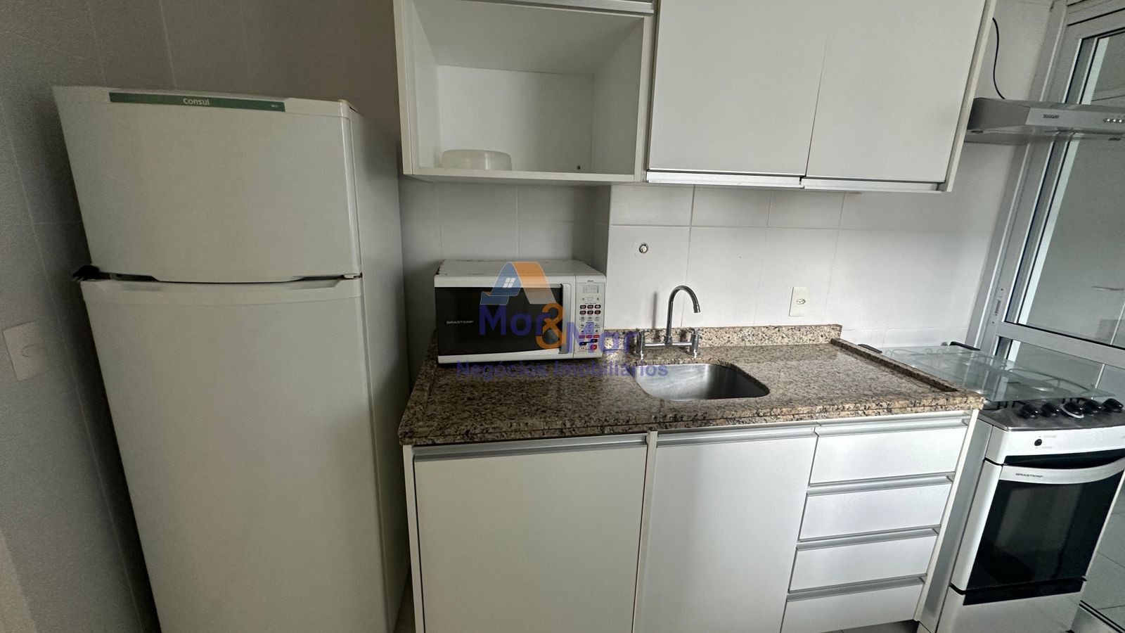 Apartamento na Praia das Pitangueiras, Guarujá - SP