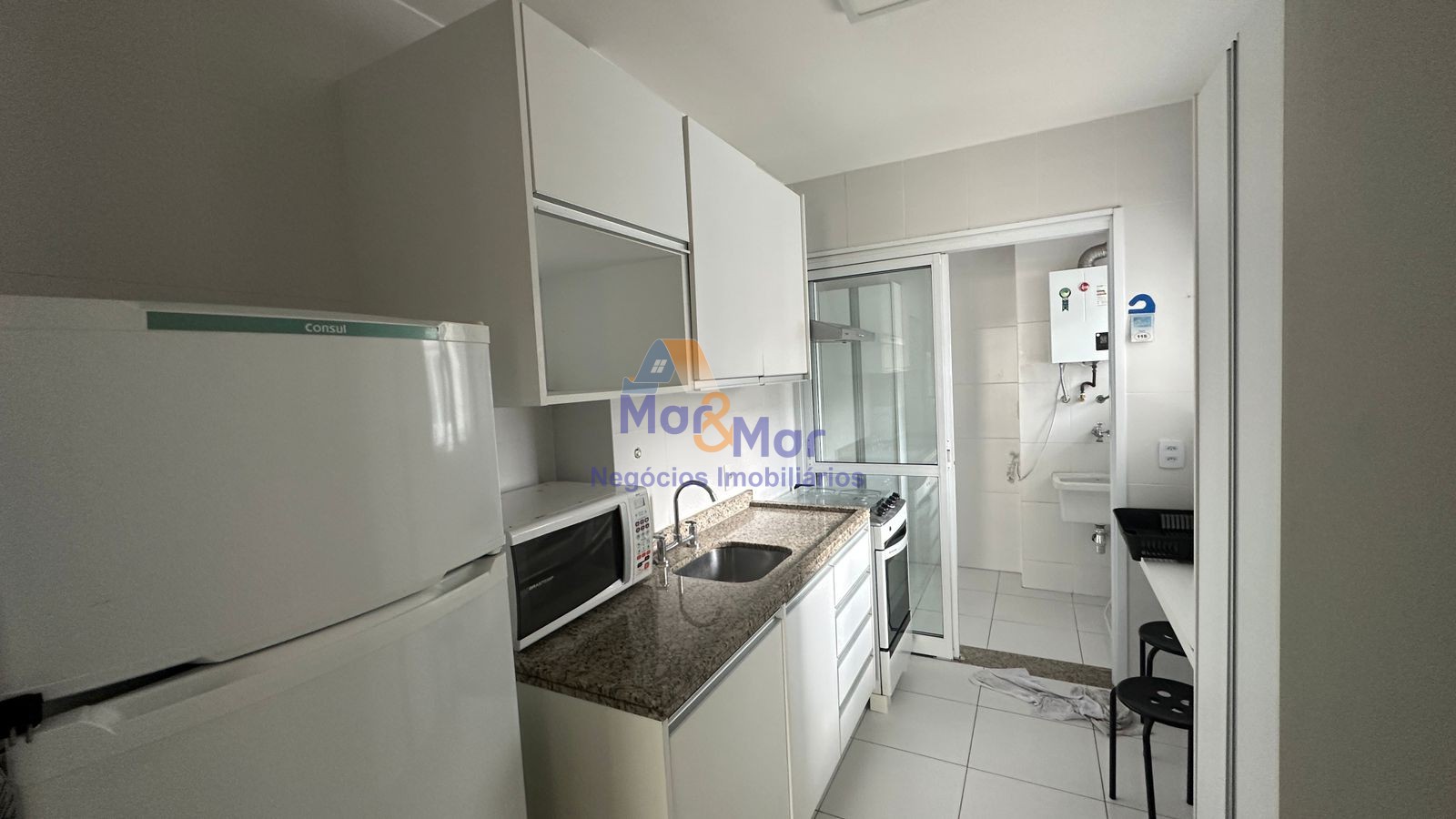 Apartamento na Praia das Pitangueiras, Guarujá - SP