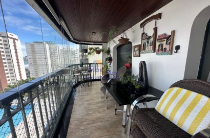 Apartamento na Praia das Pitangueiras, Guarujá - SP