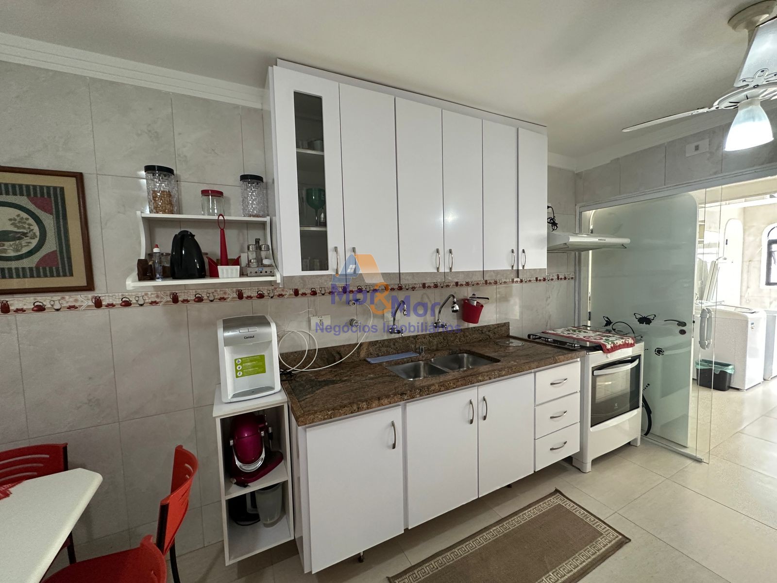 Apartamento na Praia das Pitangueiras, Guarujá - SP