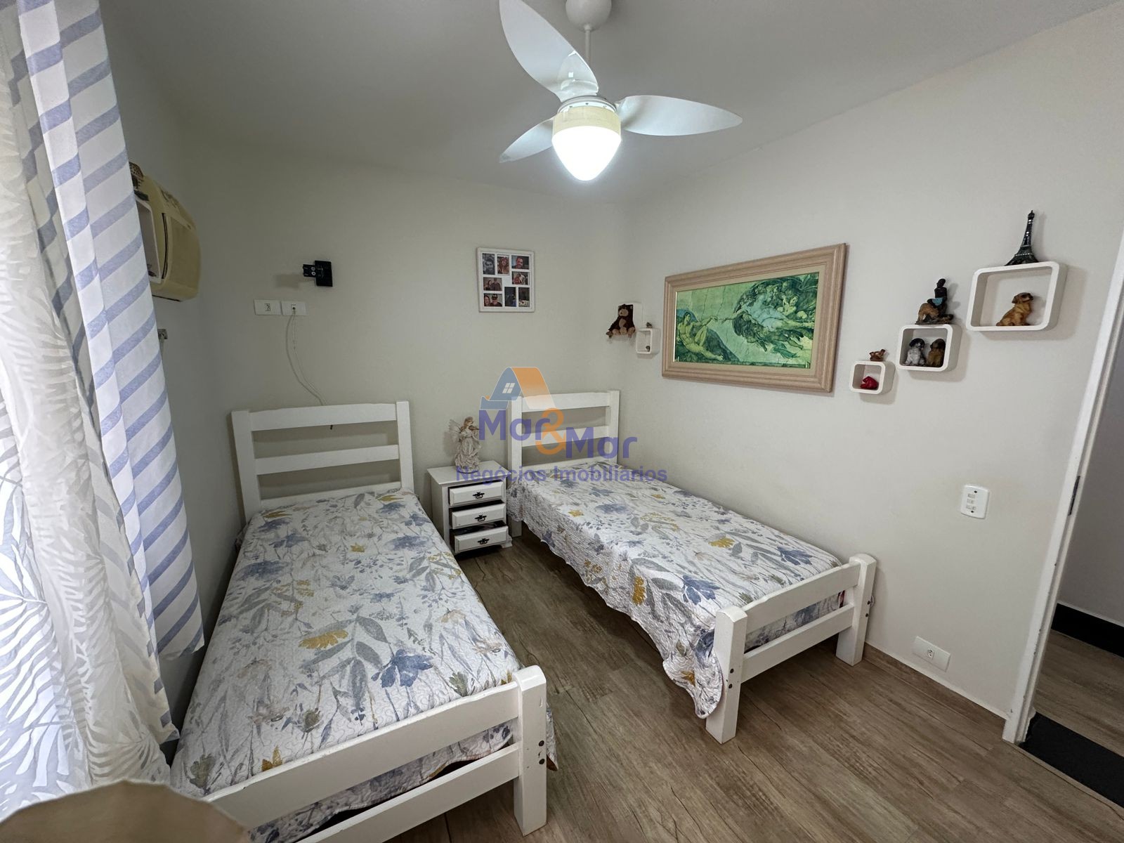 Apartamento na Praia das Pitangueiras, Guarujá - SP
