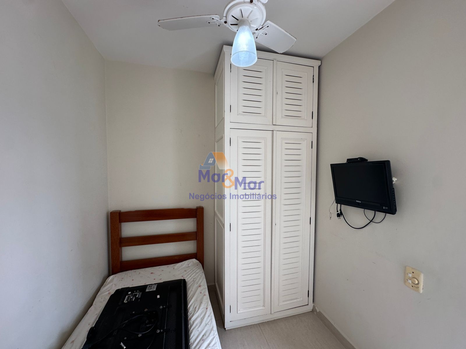 Apartamento na Praia das Pitangueiras, Guarujá - SP