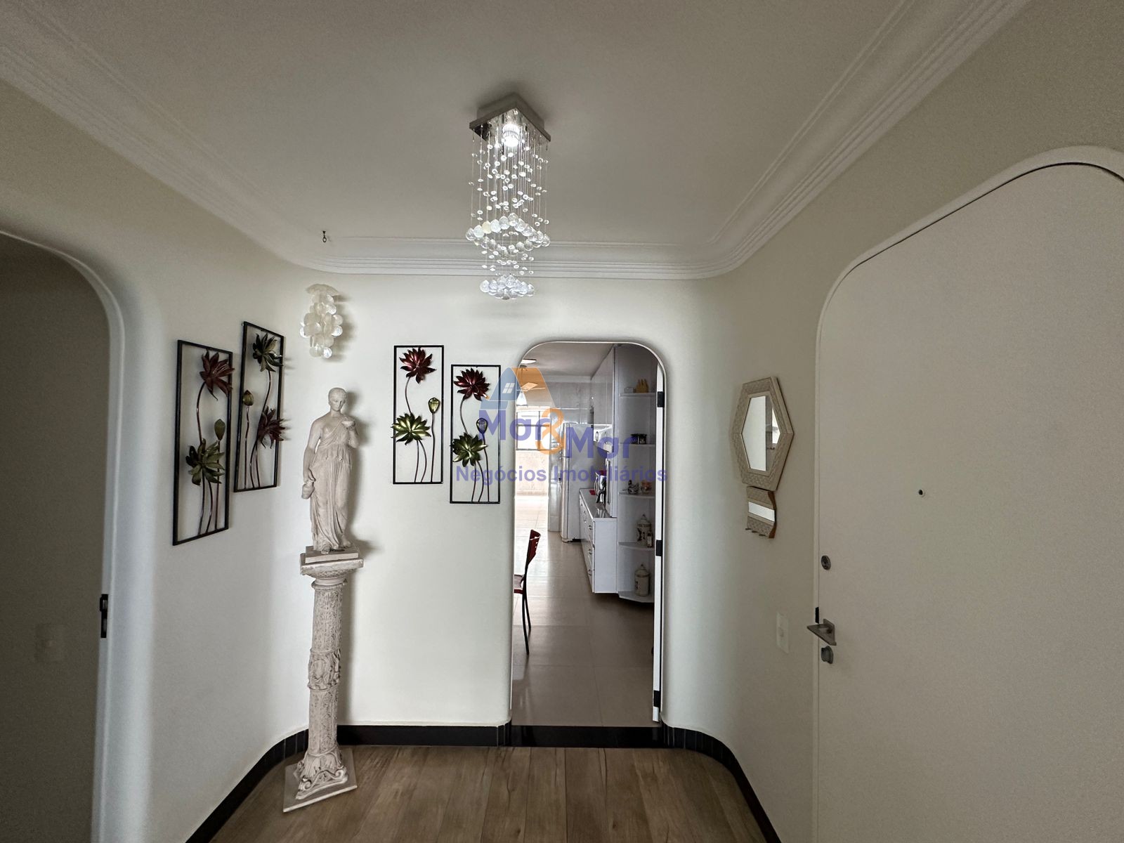 Apartamento na Praia das Pitangueiras, Guarujá - SP