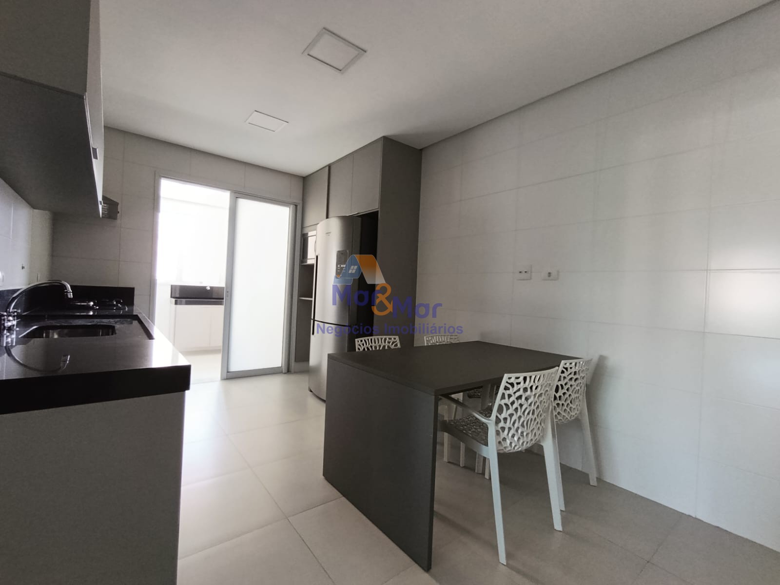 Apartamento na Praia da Enseada, Guarujá - SP