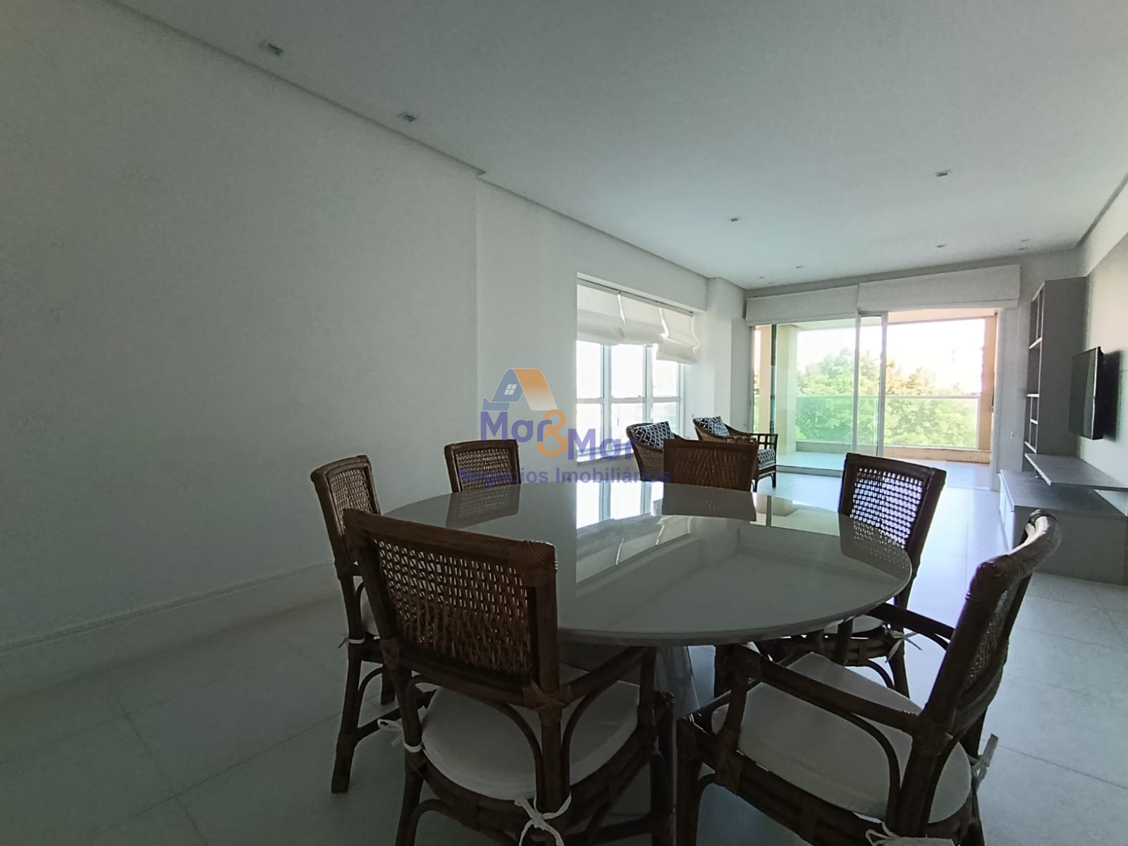 Apartamento na Praia da Enseada, Guarujá - SP