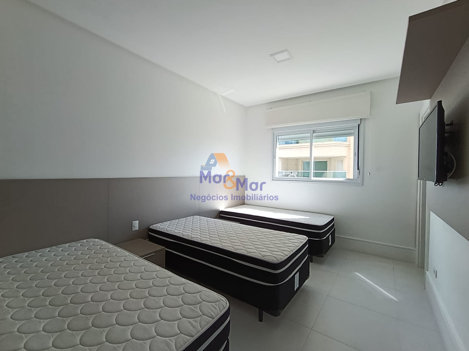 Apartamento na Praia da Enseada, Guarujá - SP