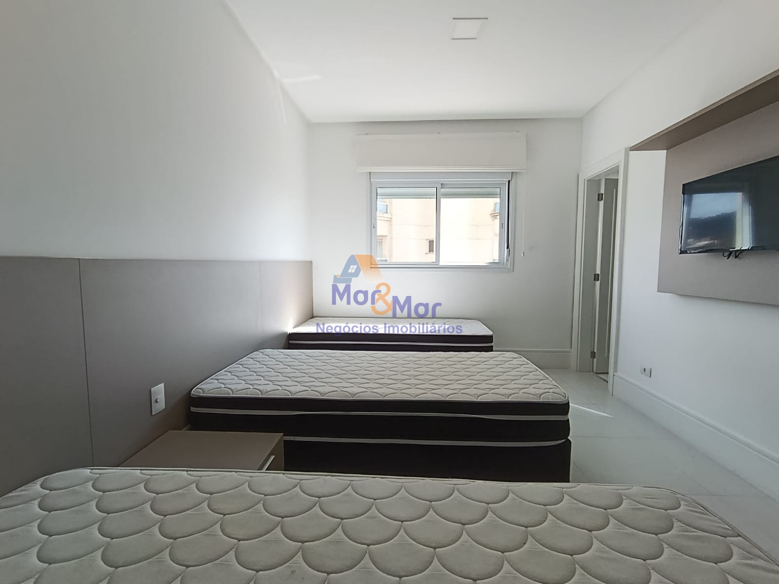 Apartamento na Praia da Enseada, Guarujá - SP