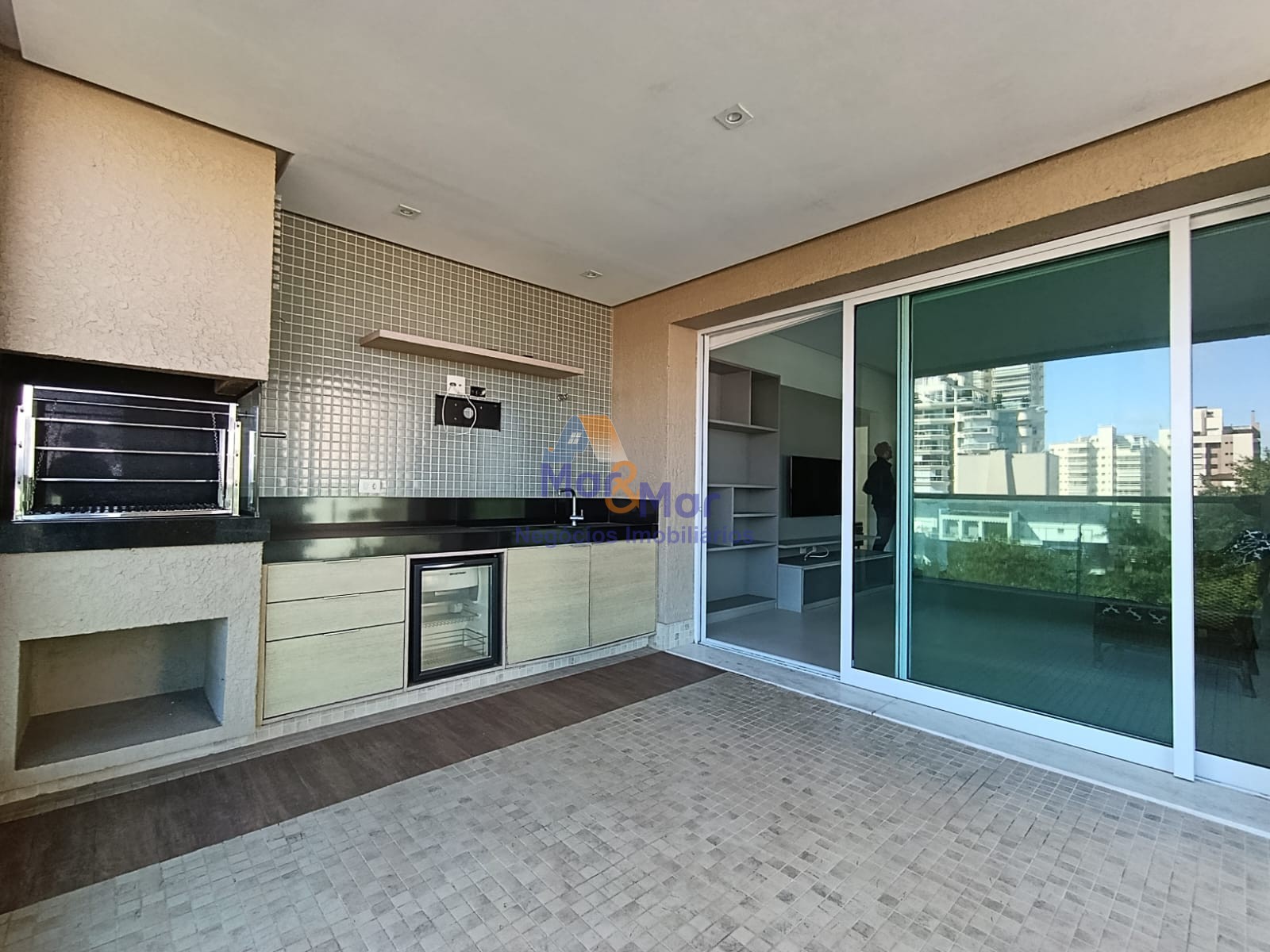 Apartamento na Praia da Enseada, Guarujá - SP