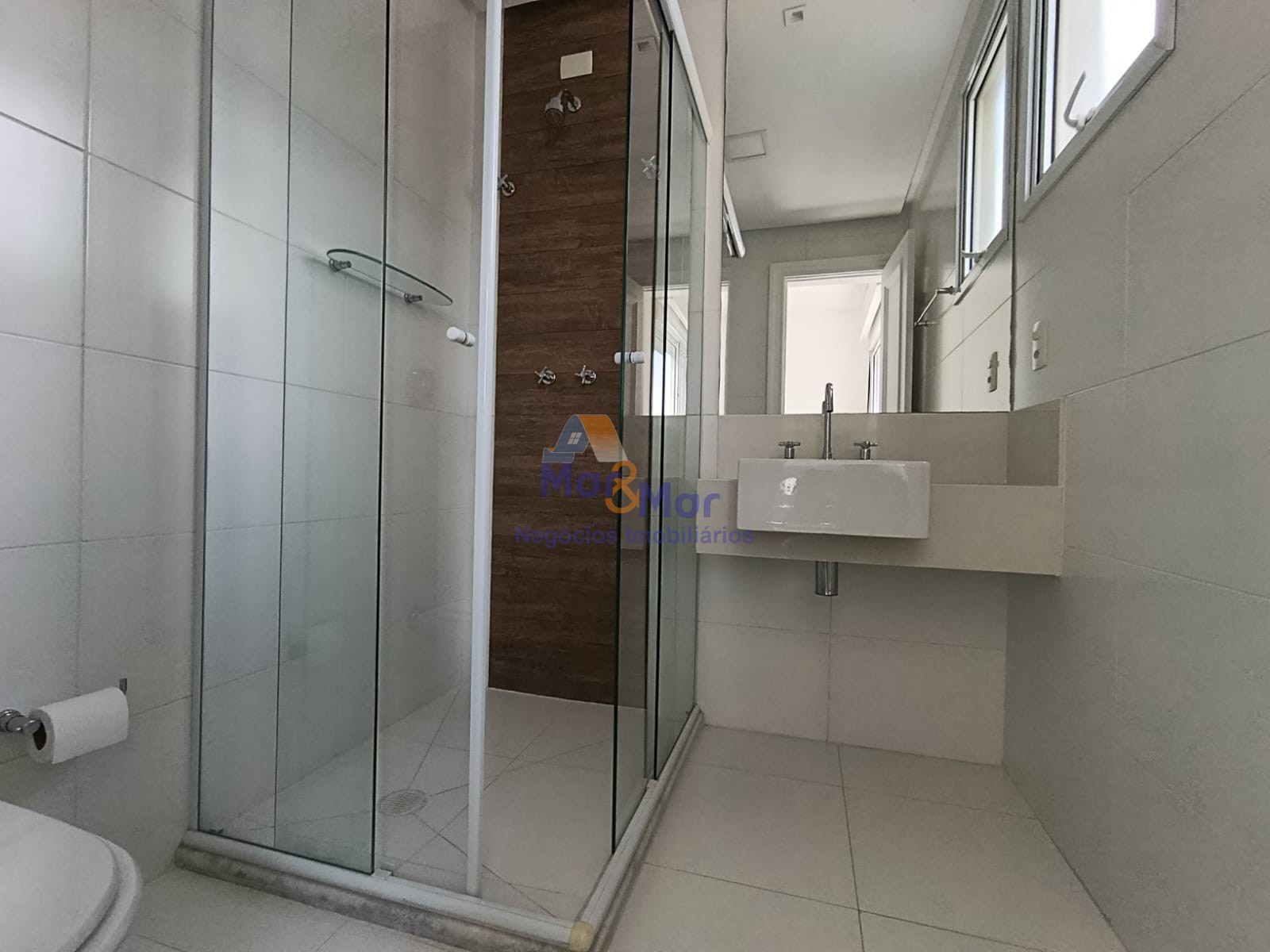 Apartamento na Praia da Enseada, Guarujá - SP