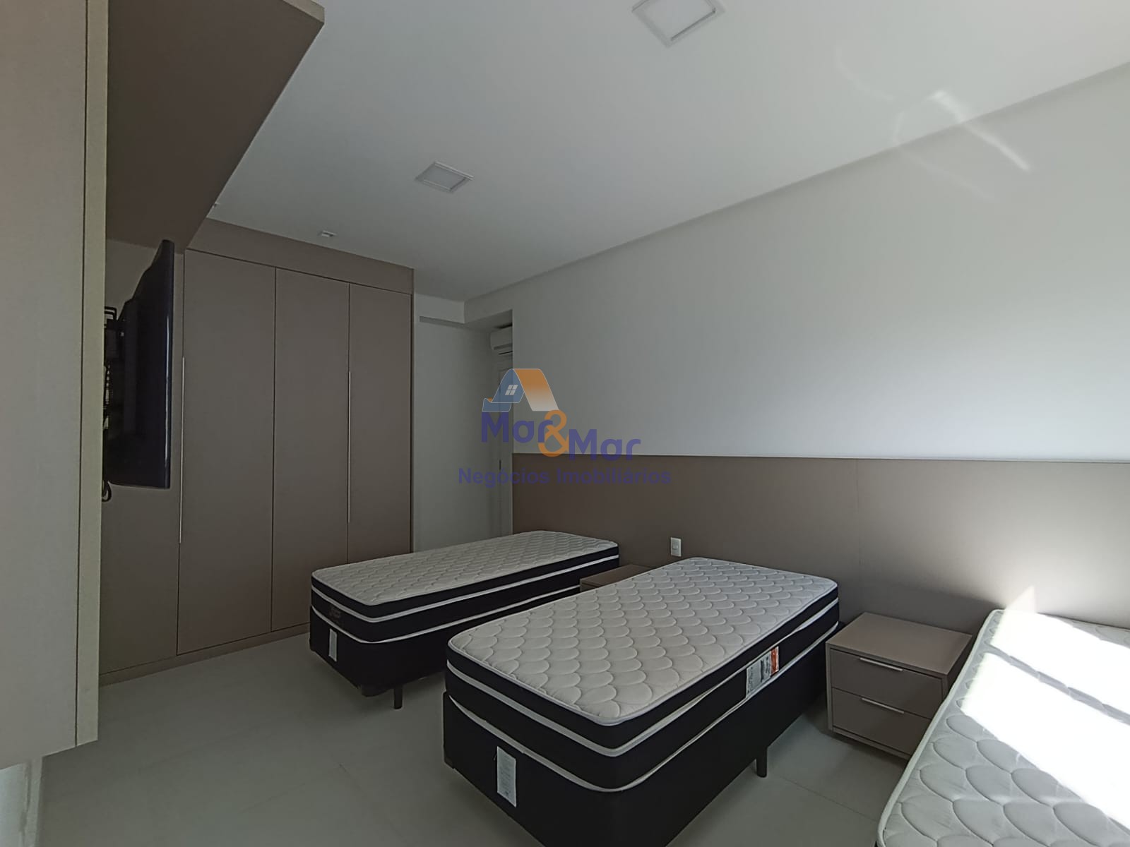 Apartamento na Praia da Enseada, Guarujá - SP
