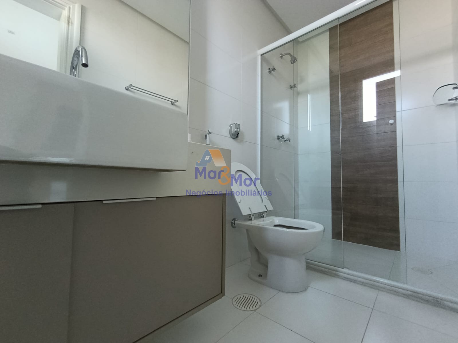 Apartamento na Praia da Enseada, Guarujá - SP