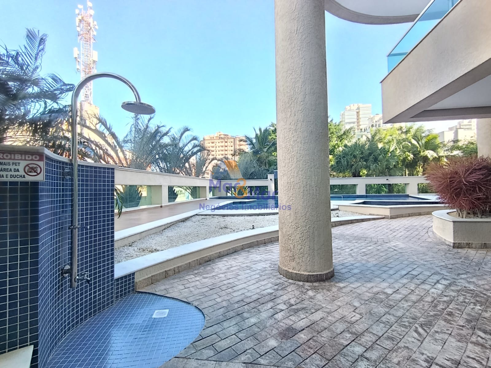 Apartamento na Praia da Enseada, Guarujá - SP