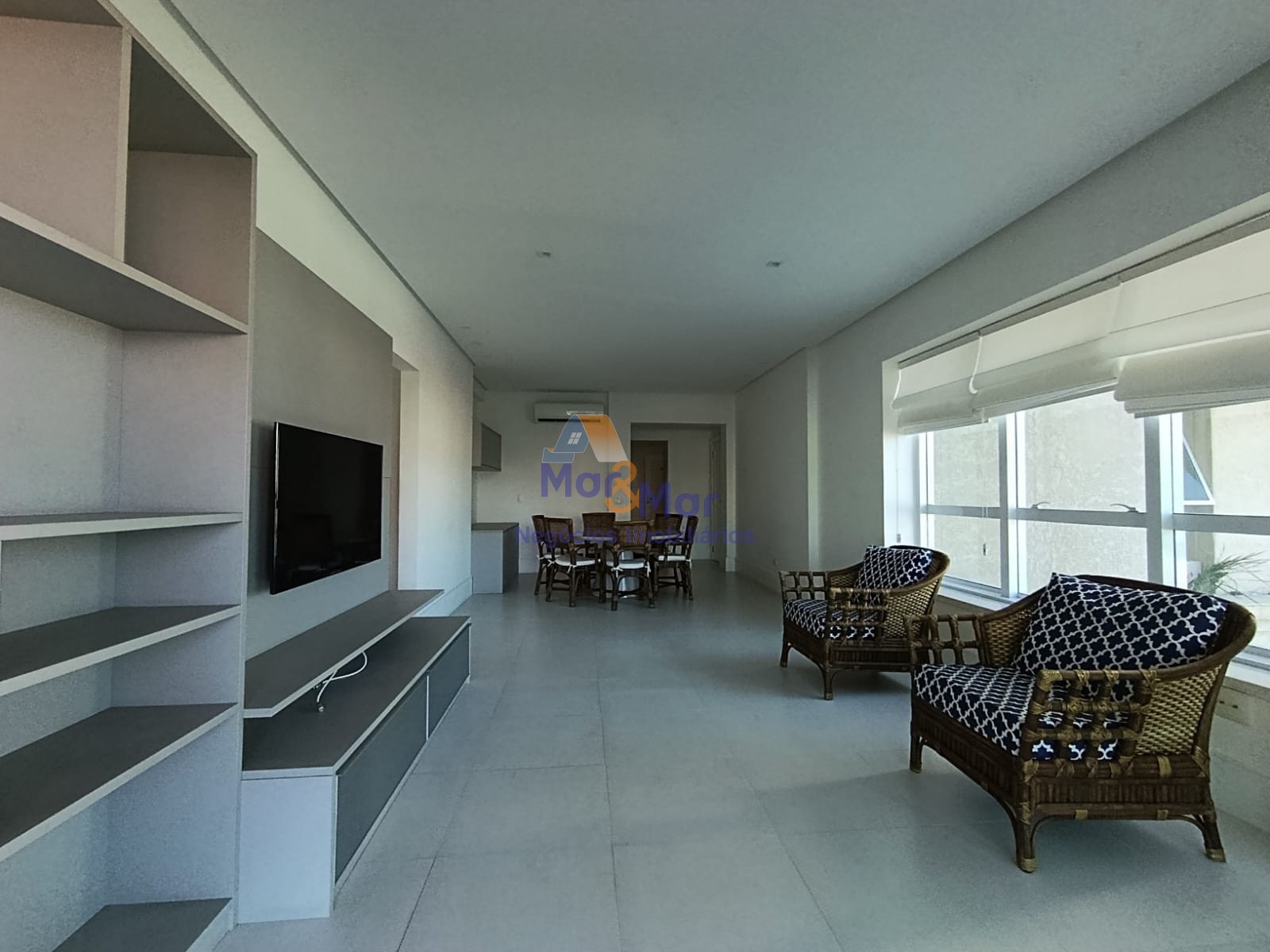 Apartamento na Praia da Enseada, Guarujá - SP